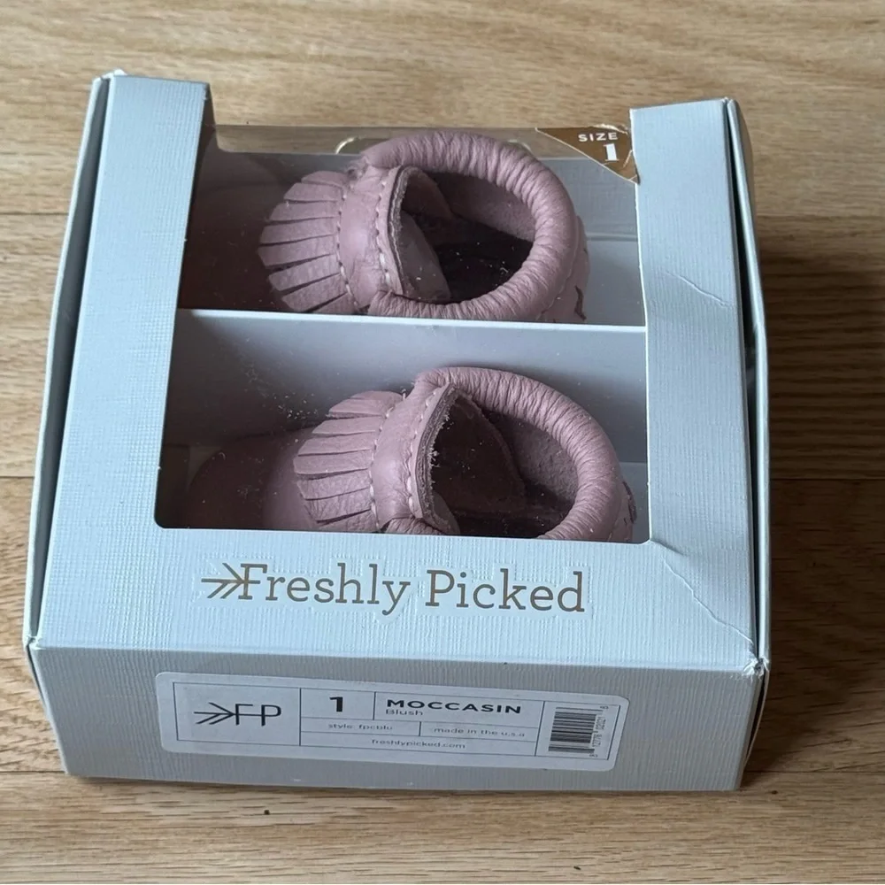 Freshly Picked Moccasin Blush Pink Leather Fringe Sz 1 Soft Sole Baby Shoes EUC